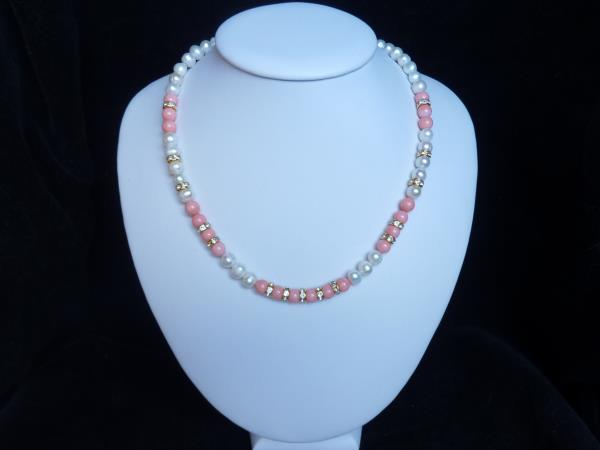 Perly bílé, korál růžový (1611) 940,- prodán